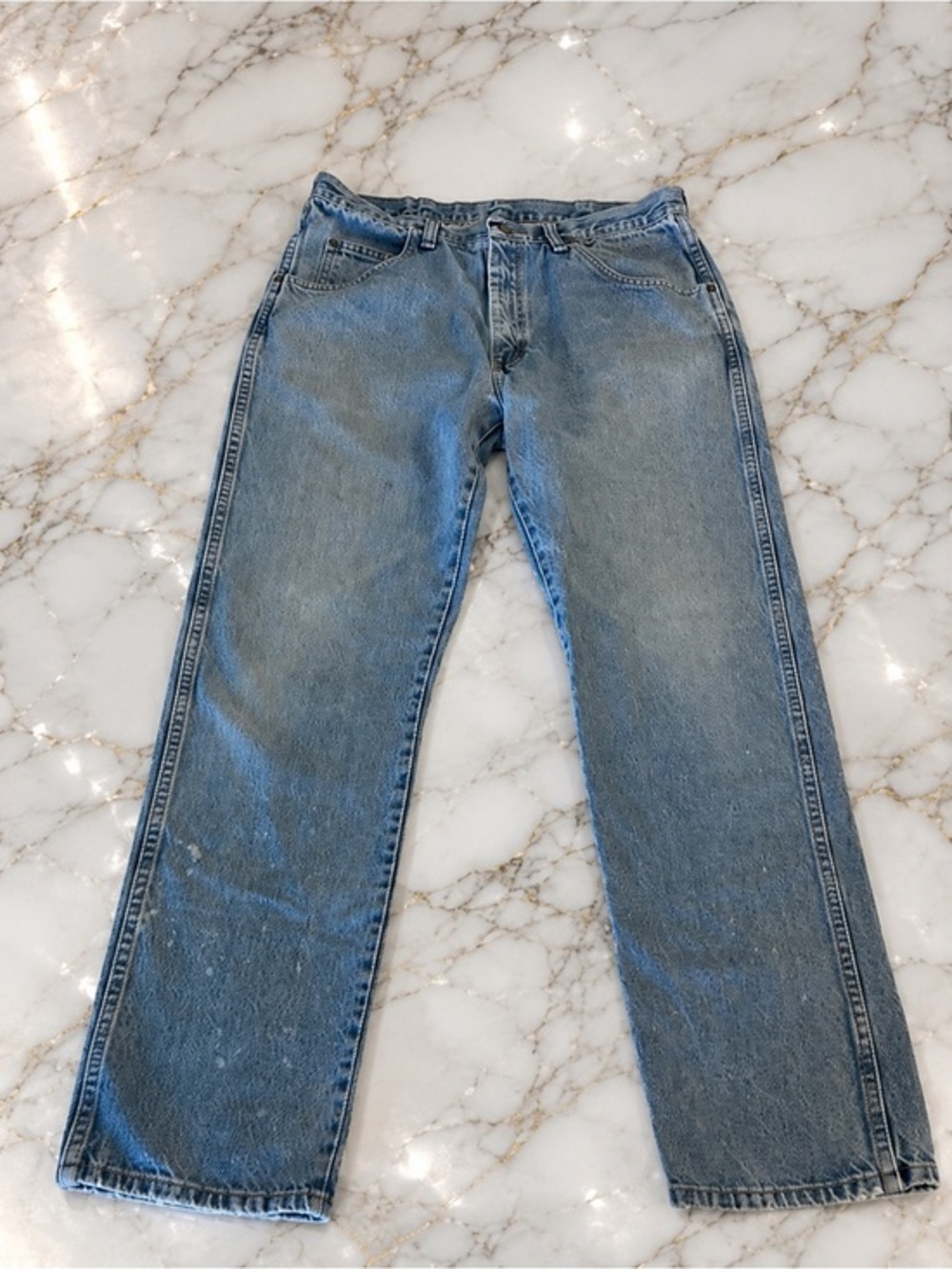 Wrangler Men’s 34x32 Regular Fit Jeans Classic Western Cowboy Straight Leg Denim